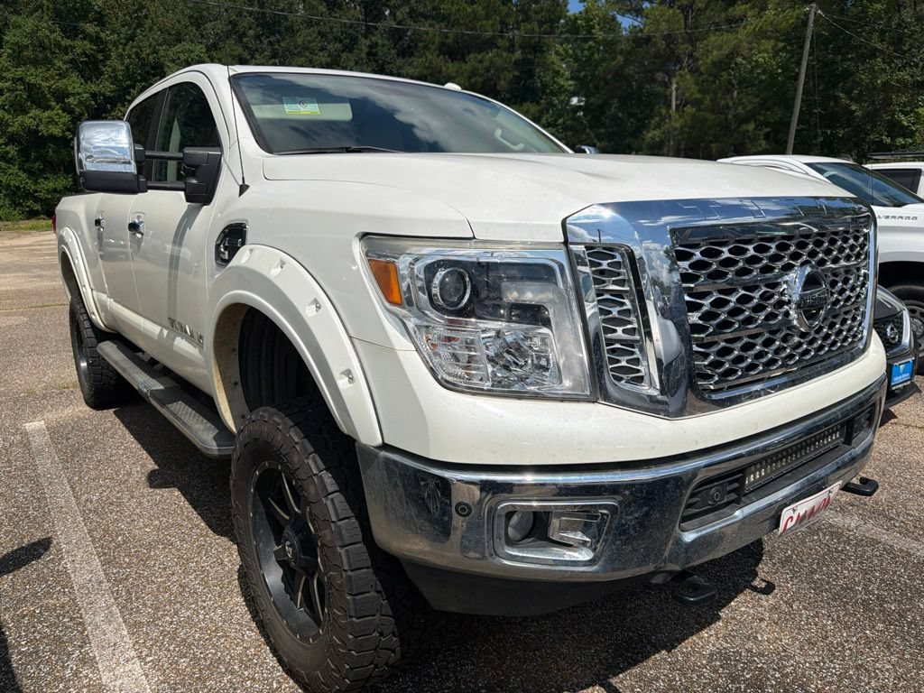 Used 2019 Nissan Titan SL w/ Chrome Package AWD/4WD image 2