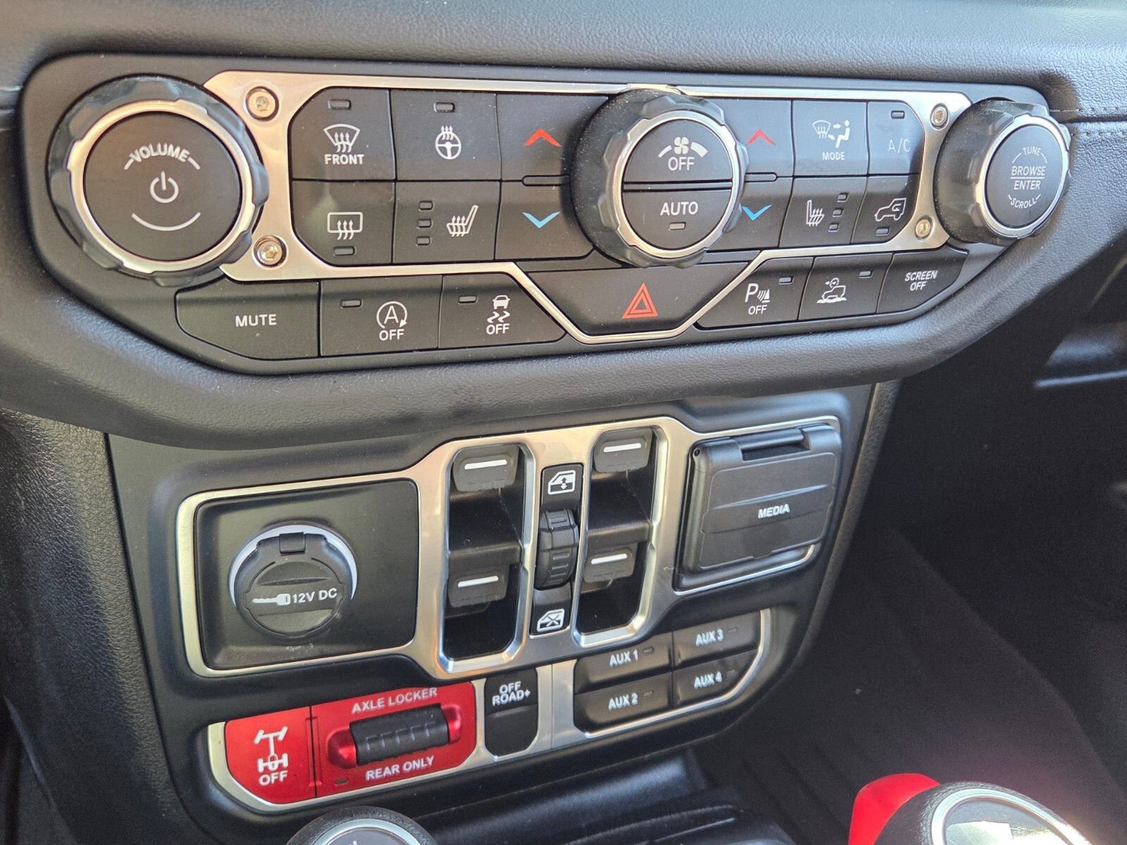 Used 2024 Jeep Gladiator Mojave w/ Safety Group image 22