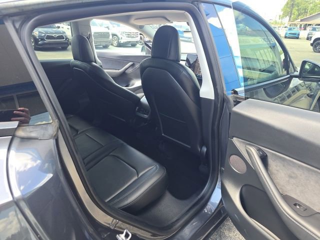 Used 2022 Tesla Model Y Performance image 38