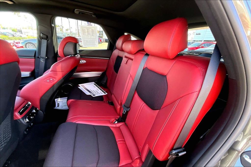 Used 2025 Genesis GV70 2.5T Sport Prestige w/ Sport Prestige Package image 15