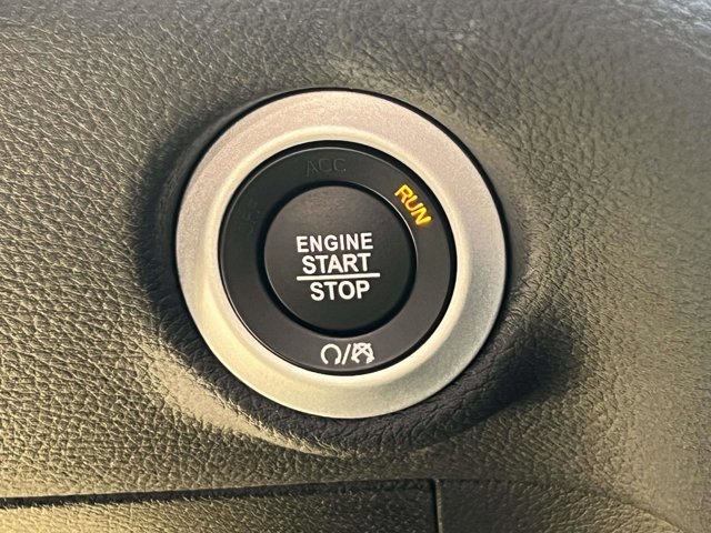 Used 2026 Chrysler Pacifica Select FWD image 25