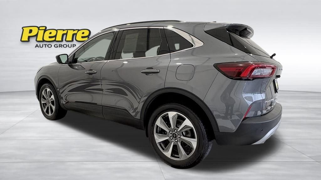 Used 2024 Ford Escape Platinum AWD/4WD image 2