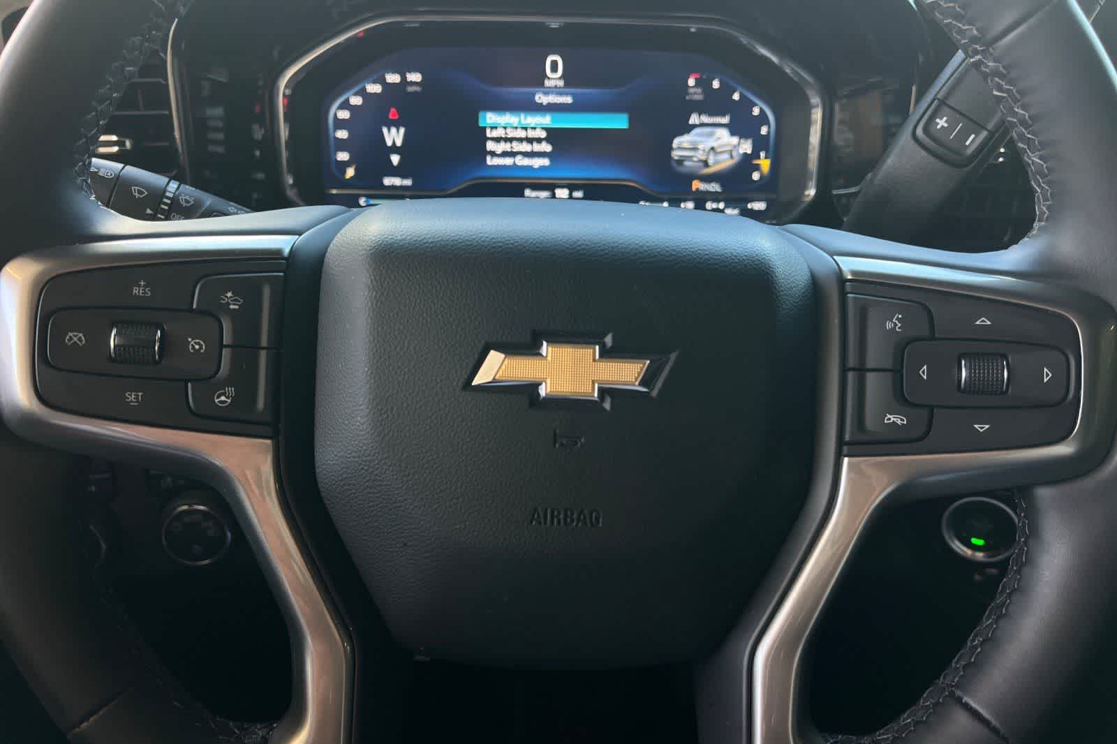 Used 2025 Chevrolet Silverado 1500 LT AWD/4WD image 25