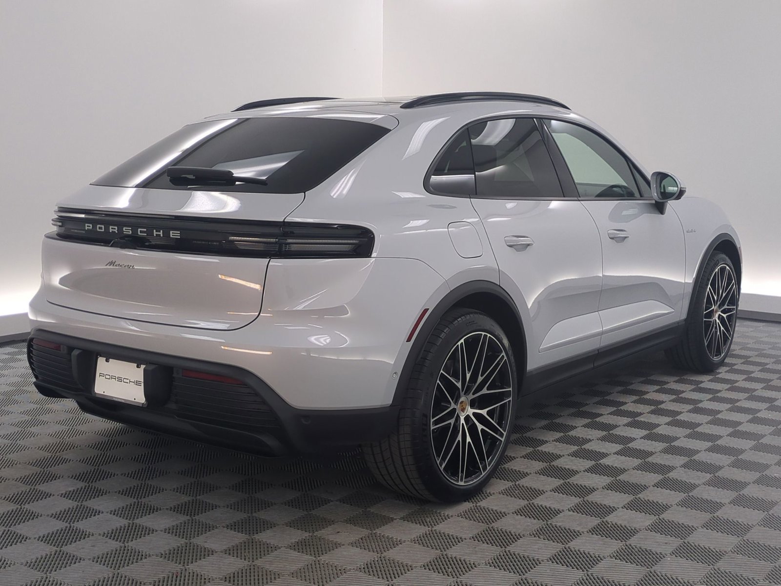 New 2026 Porsche Macan Electric RWD image 6