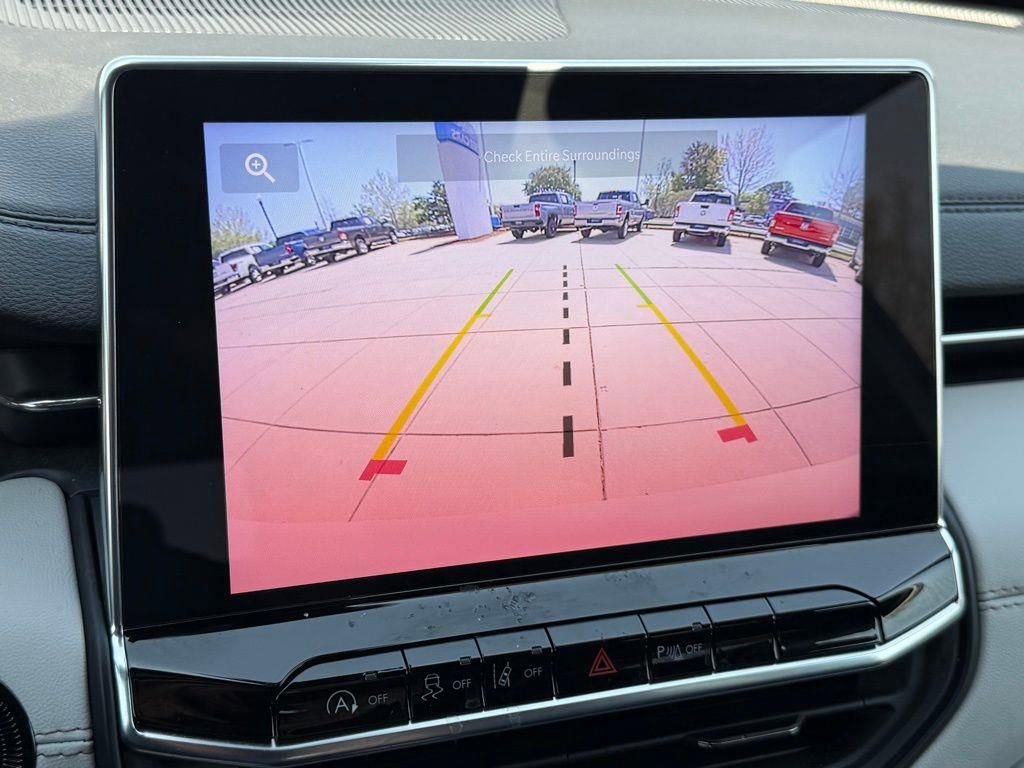 Used 2025 Jeep Compass Limited image 24