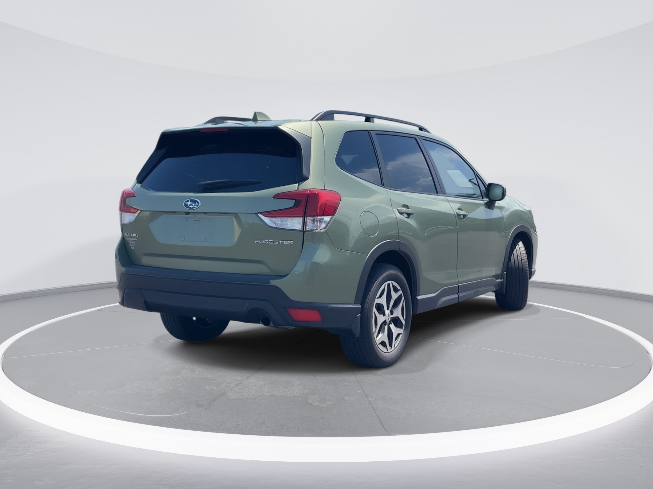 Used 2020 Subaru Forester Premium AWD/4WD image 5