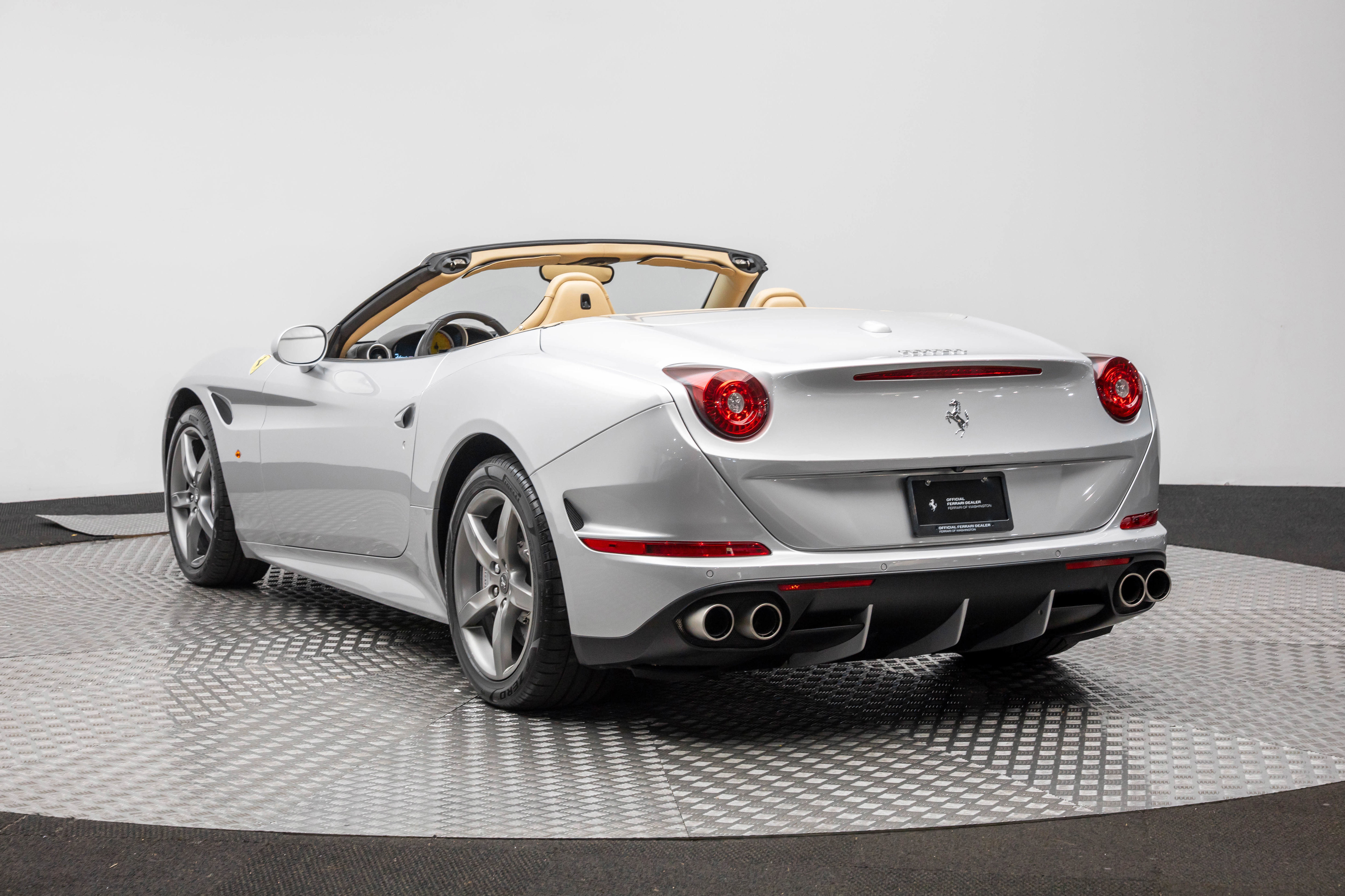 Certified 2016 Ferrari California T image 3