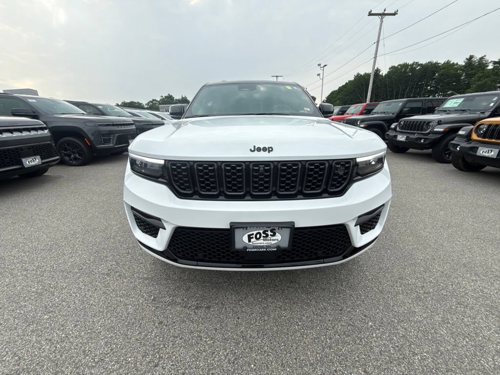 Certified 2024 Jeep Grand Cherokee Summit AWD/4WD image 8
