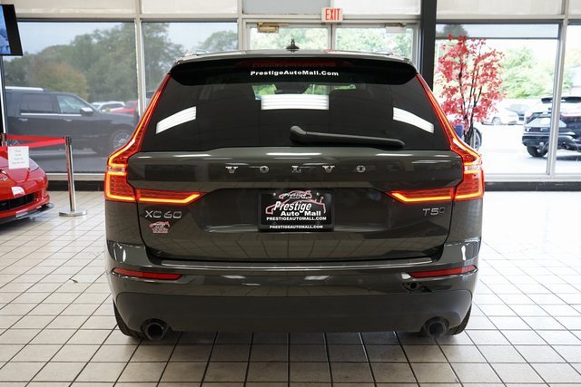 Used 2019 Volvo XC60 T5 Momentum w/ Multimedia Package image 17