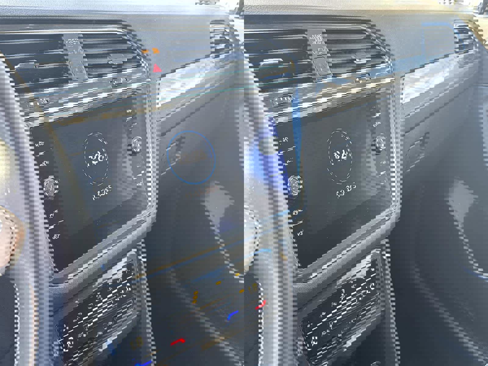 Used 2022 Volkswagen Tiguan SE image 23