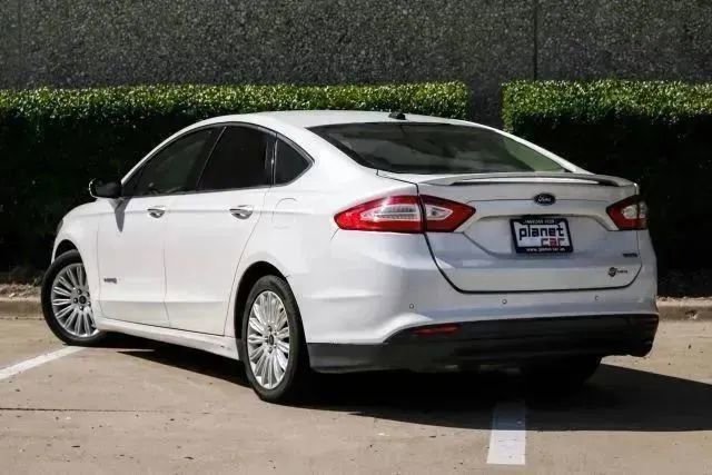 Used 2016 Ford Fusion SE w/ Equipment Group 502A image 14