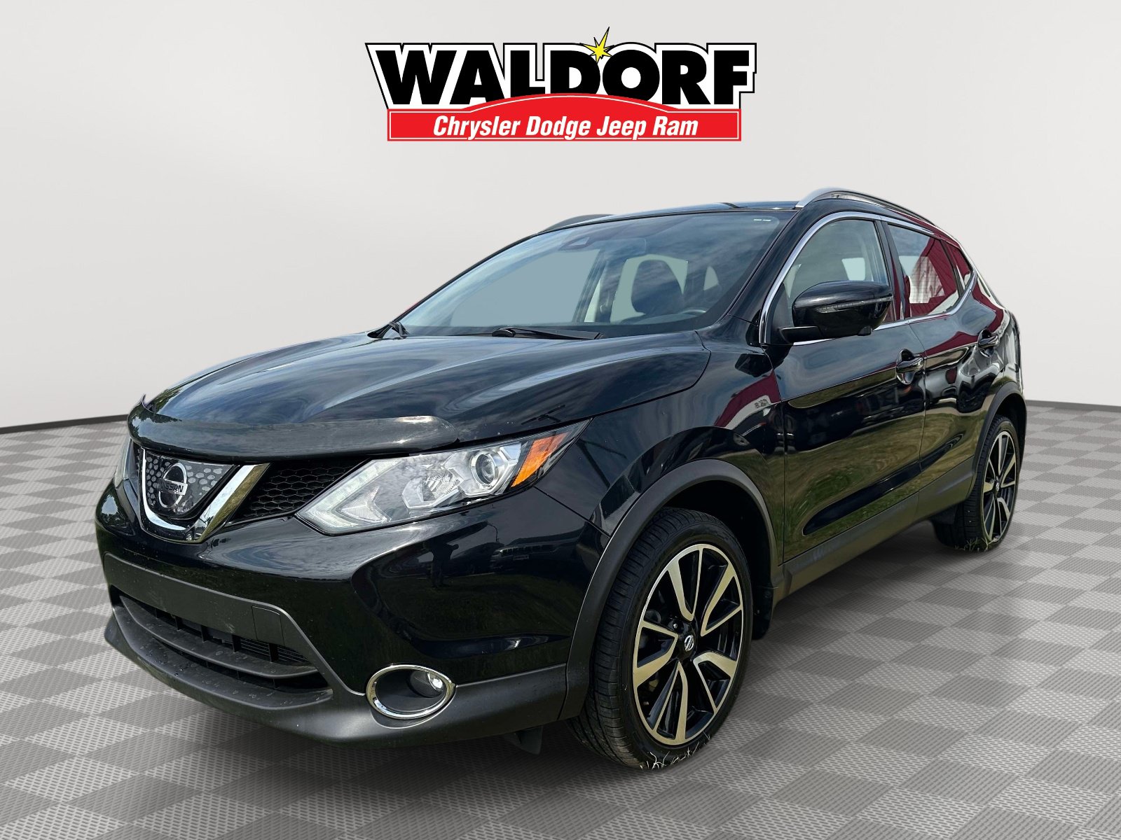 Used 2018 Nissan Rogue Sport SL w/ SL Premium Package AWD/4WD image 3