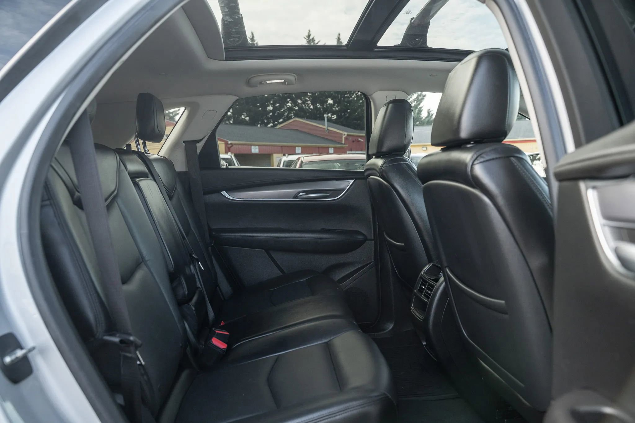 Used 2017 Cadillac XT5 Luxury w/ LPO, Wheel Lock Package image 11