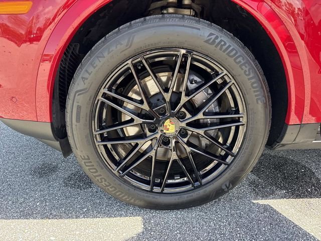 Used 2024 Porsche Cayenne Coupe AWD/4WD image 38
