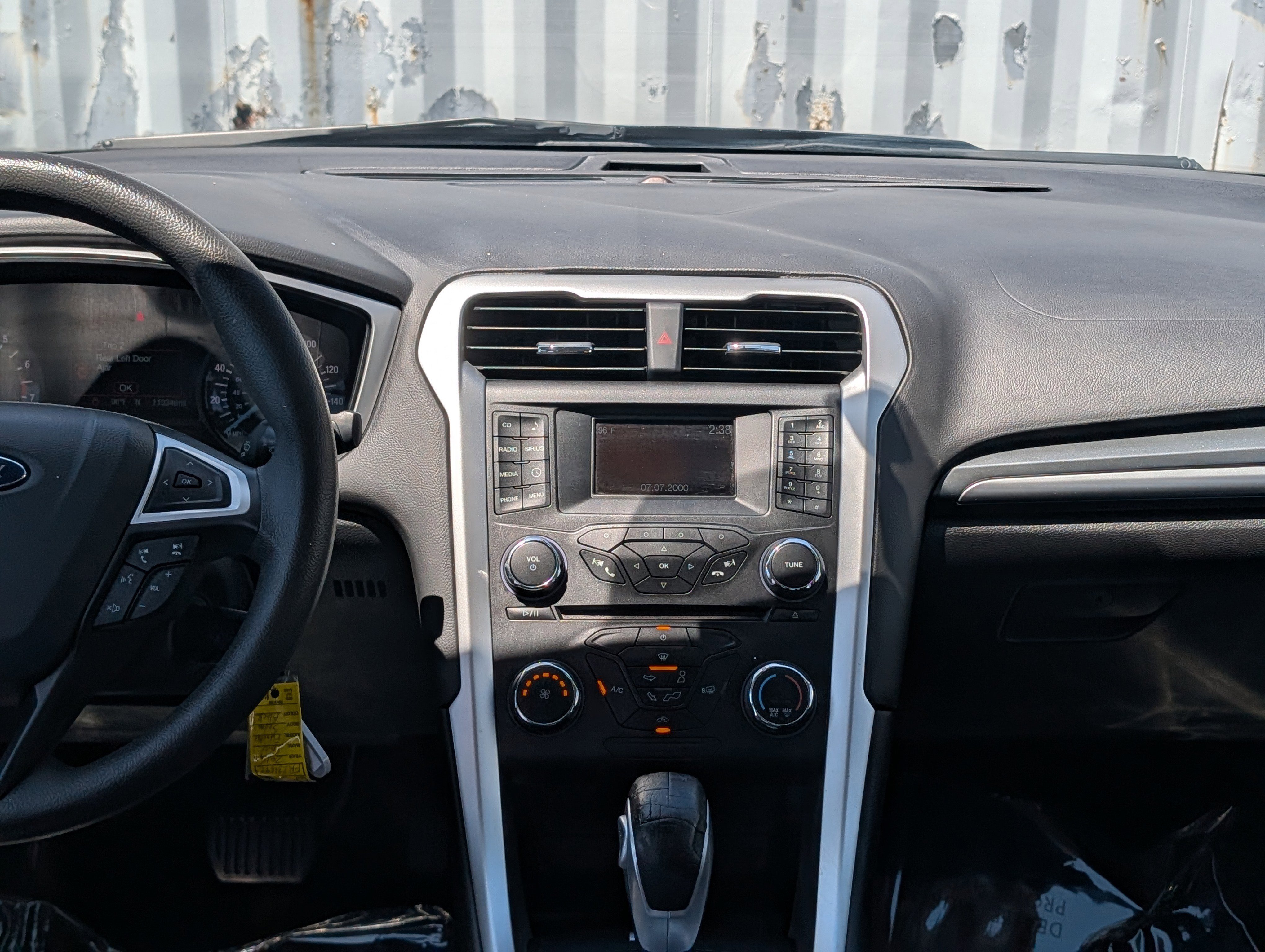 Used 2015 Ford Fusion SE FWD image 17