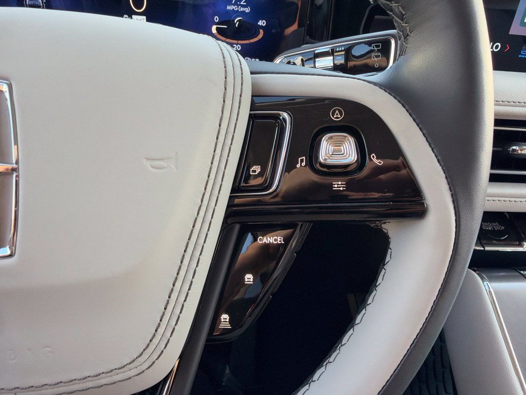 New 2027 Lincoln Aviator AWD image 12