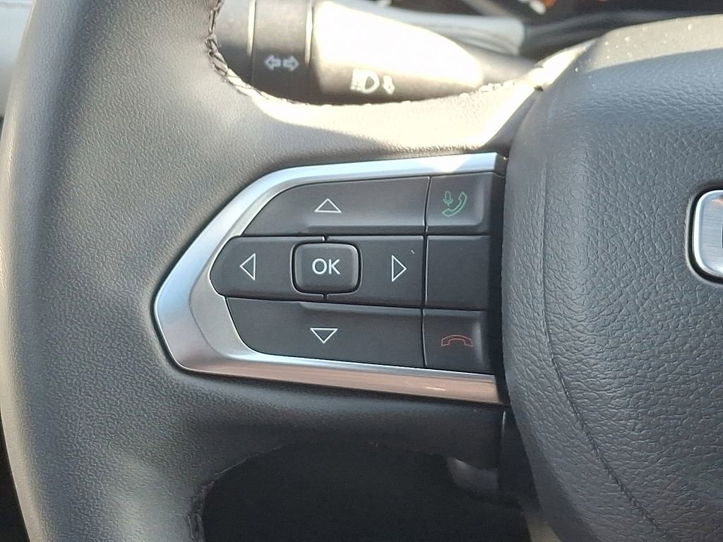 Used 2025 Jeep Compass Limited image 22