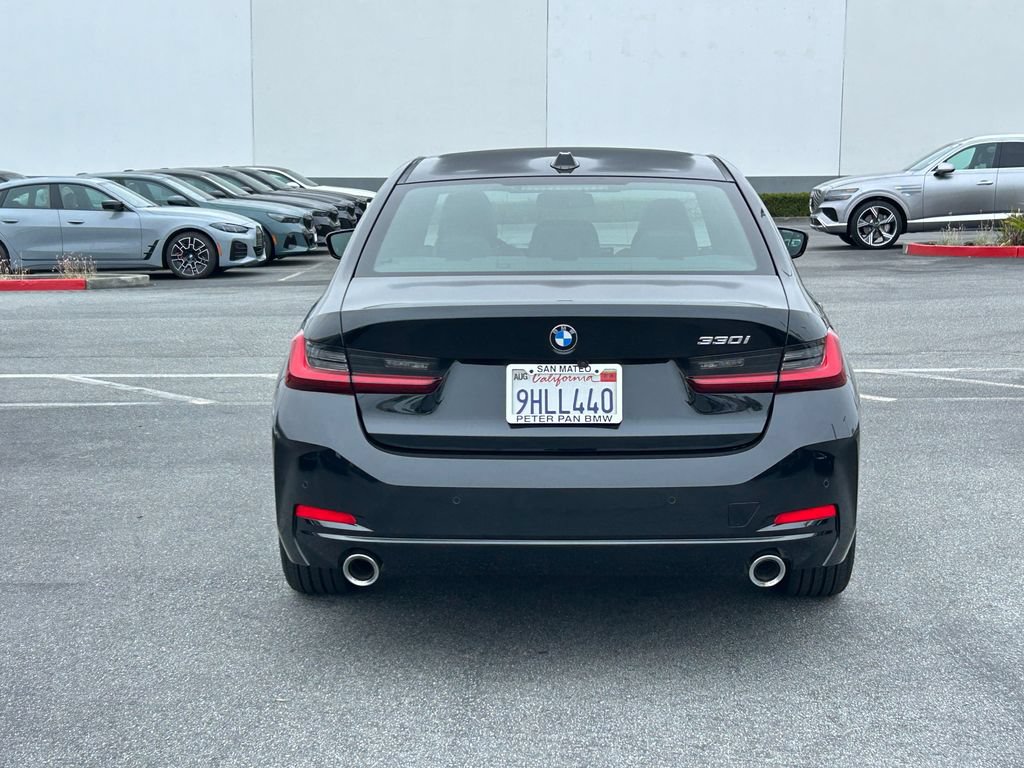 Used 2023 BMW 330i Sedan w/ Premium Package RWD image 4