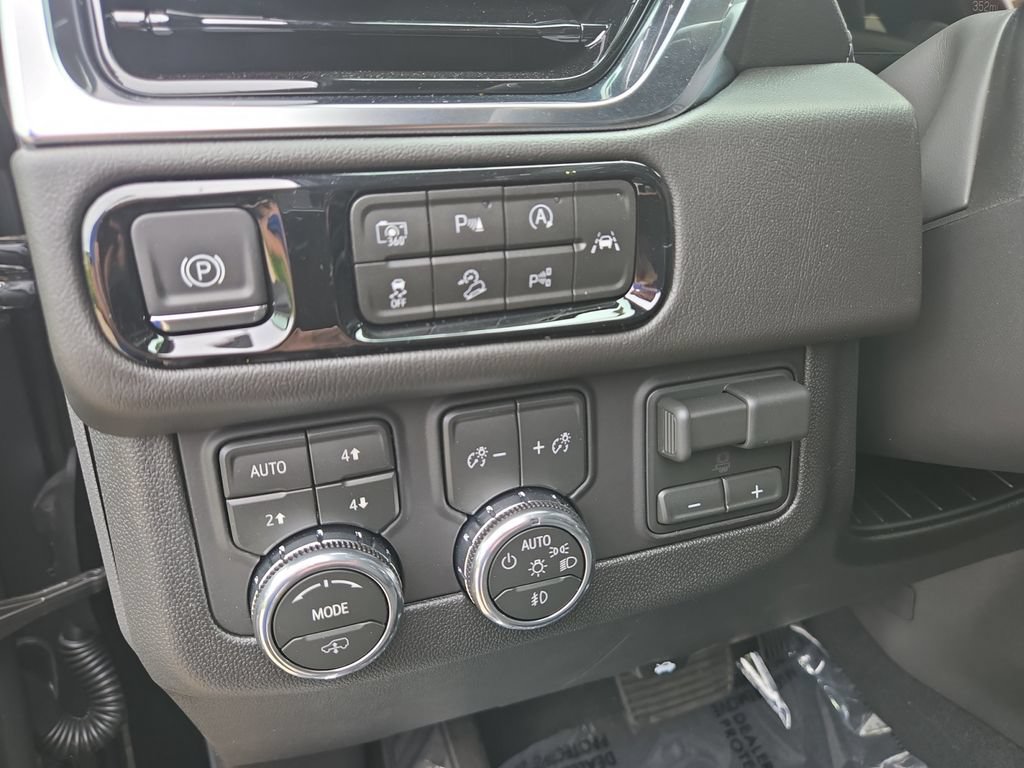 New 2026 GMC Yukon Denali w/ Denali Reserve Package AWD/4WD image 20