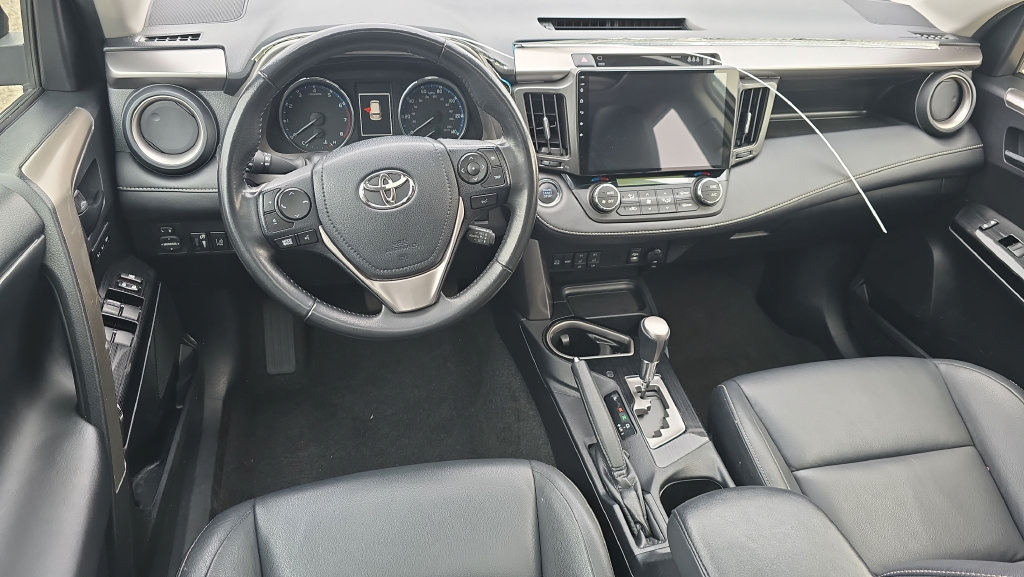 Used 2018 Toyota RAV4 Limited w/ Advanced Technology Package AWD/4WD image 11