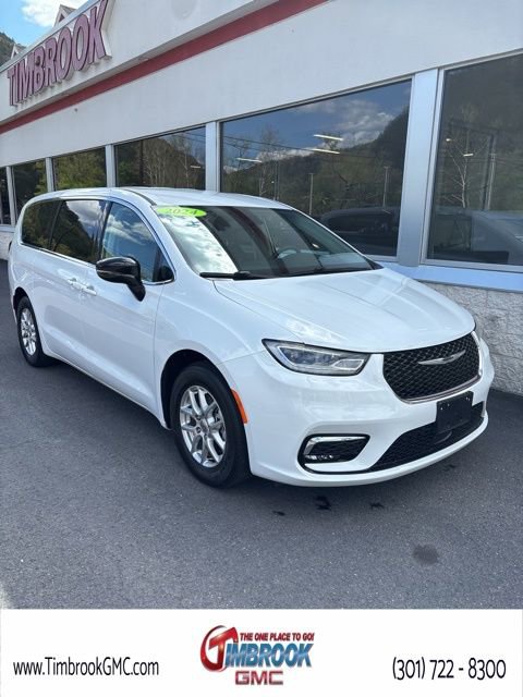 Used 2024 Chrysler Pacifica Touring-L