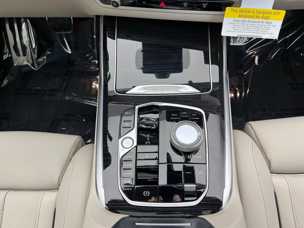 New 2026 BMW X7 M60i image 12
