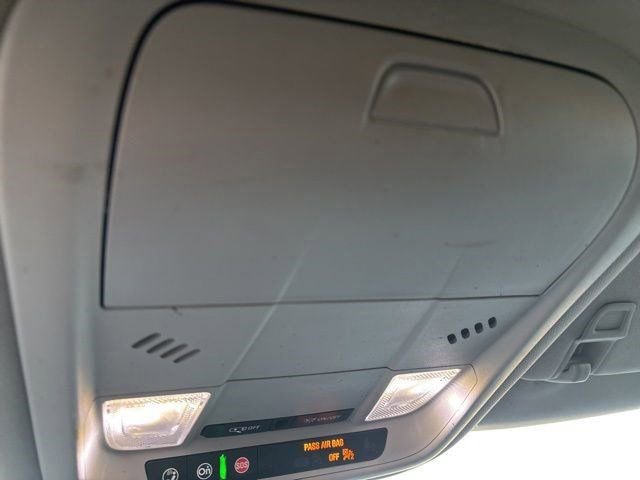 Used 2020 GMC Terrain SLT w/ LPO, Floor Liner Package image 28