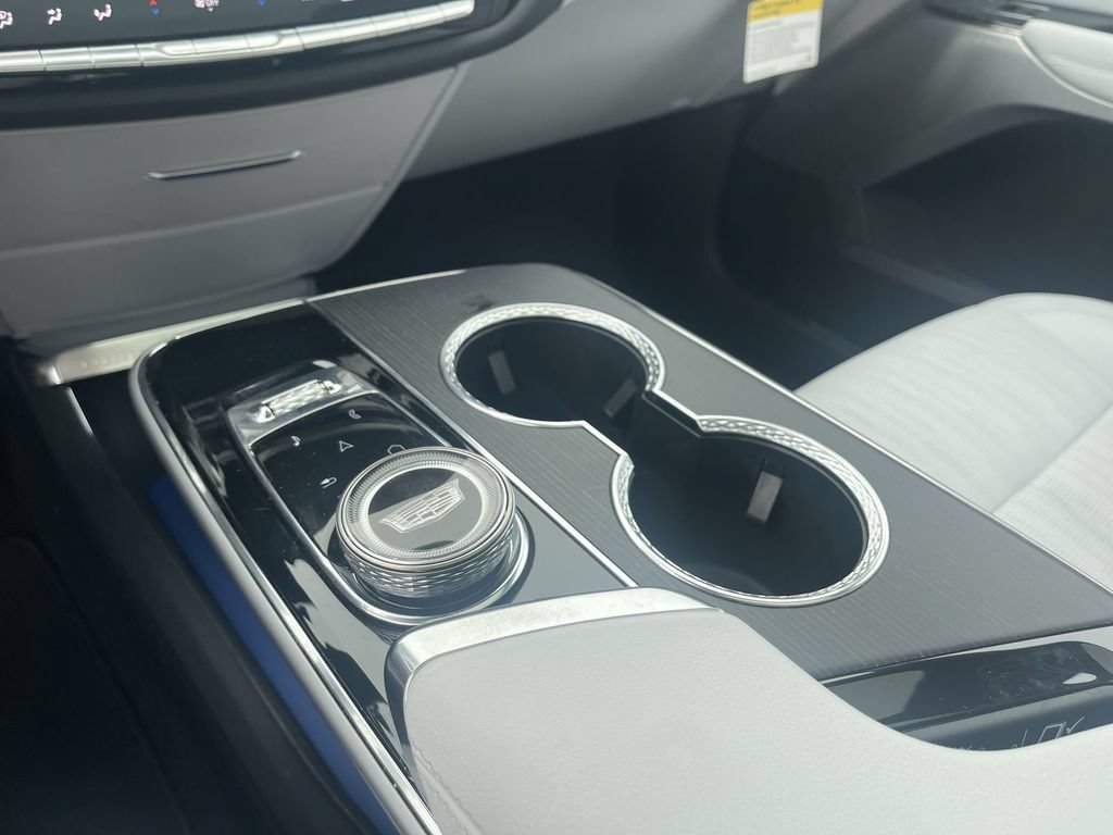 Certified 2025 Cadillac Lyriq Luxury AWD/4WD image 33