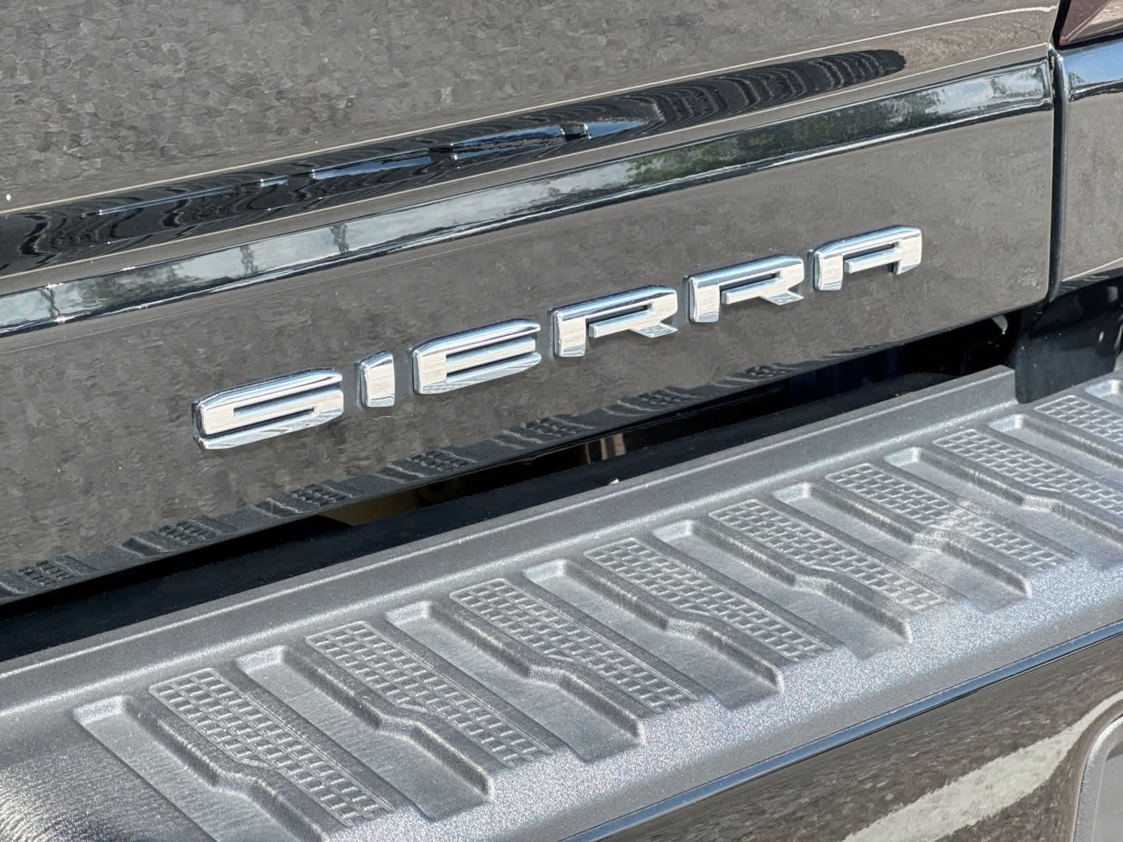 Used 2024 GMC Sierra 3500 Denali Ultimate AWD/4WD image 19