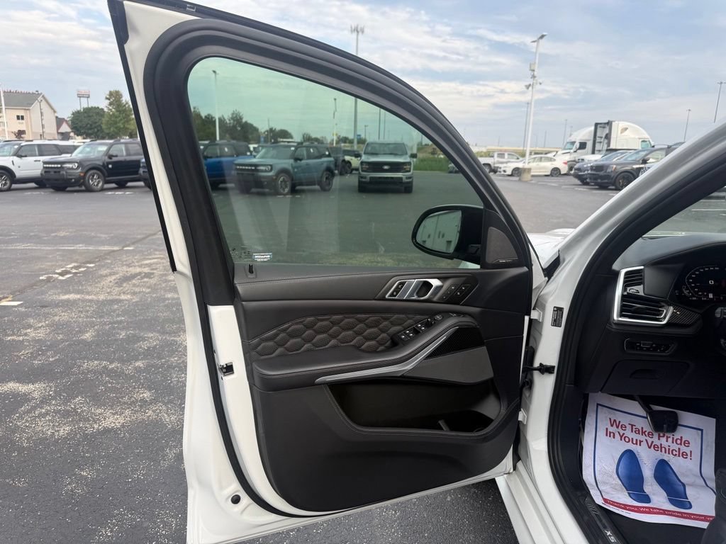 Used 2021 BMW X5 M w/ Executive Package AWD/4WD image 20