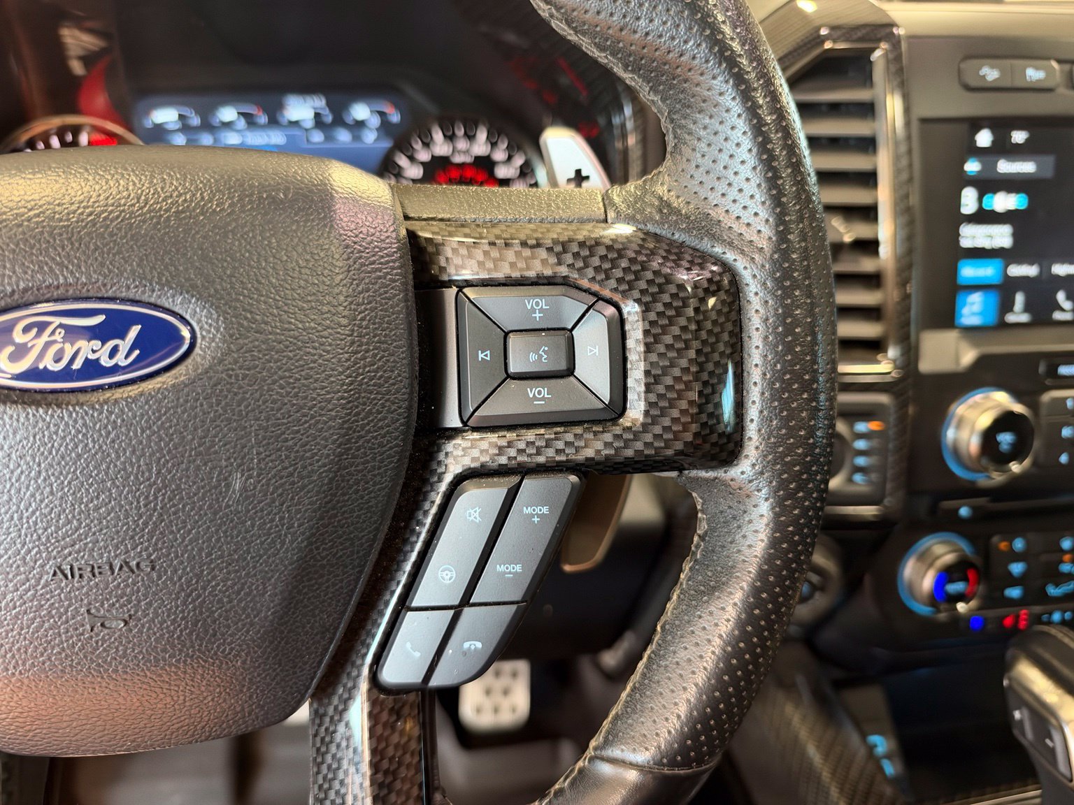 Used 2018 Ford F150 Raptor w/ Equipment Group 802A Luxury AWD/4WD image 25
