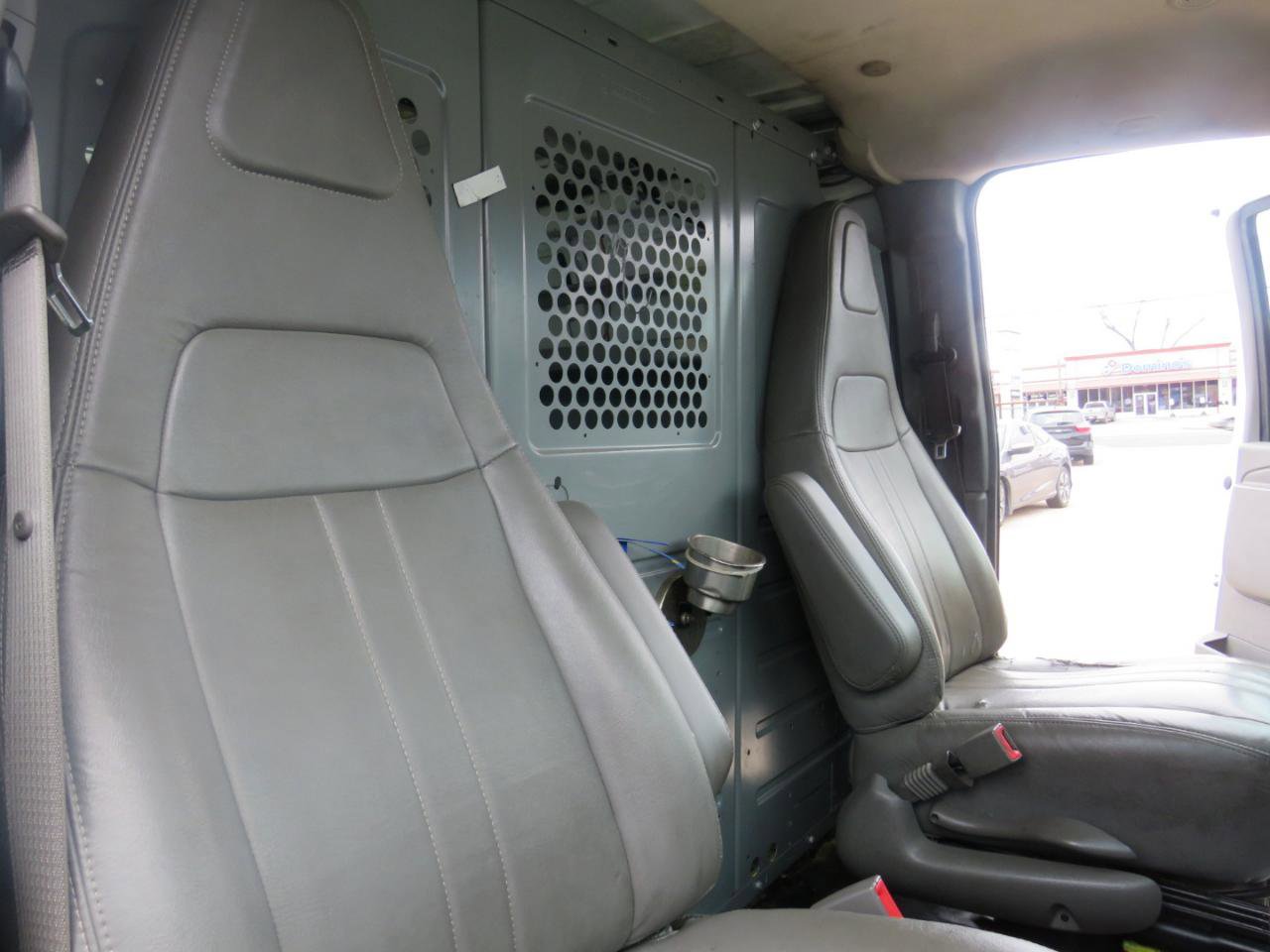 Used 2018 GMC Savana 2500 G2500 Cargo w/ Driver Convenience Package image 19