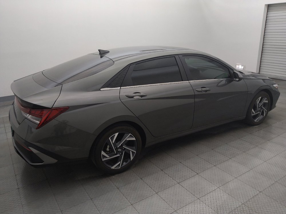 Used 2025 Hyundai Elantra SEL FWD image 10