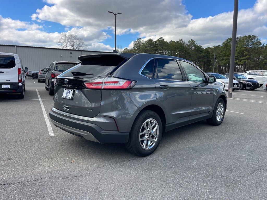 Used 2024 Ford Edge SEL image 5