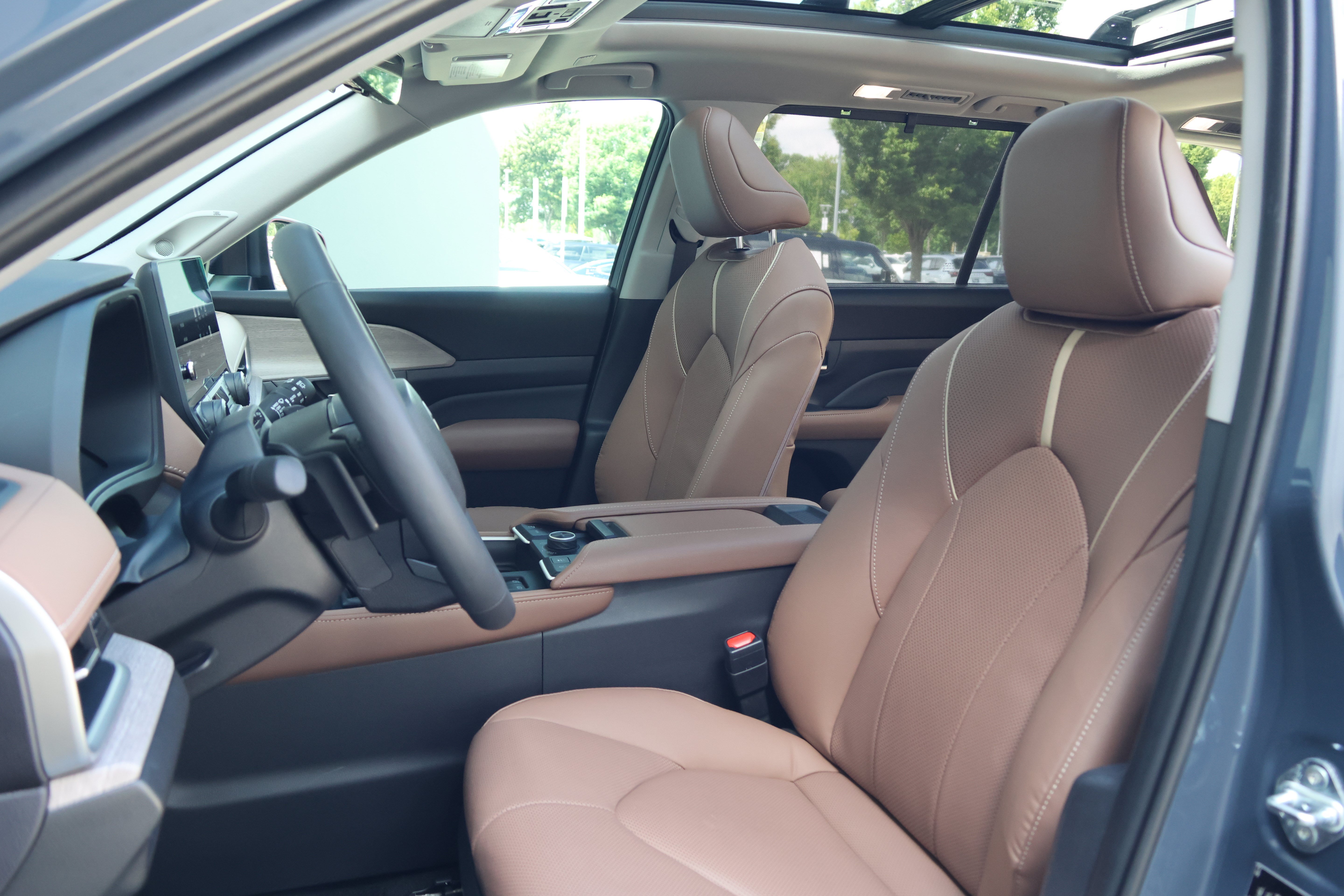Used 2025 Toyota Grand Highlander AWD image 37