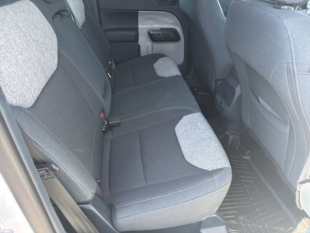 Used 2025 Ford Maverick XLT image 15