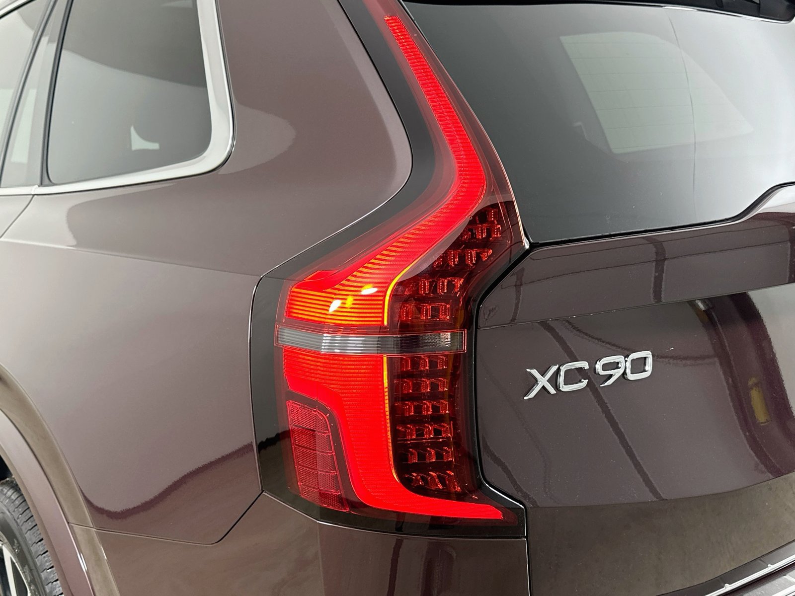 New 2026 Volvo XC90 B5 Core w/ Protection Package Premier AWD/4WD image 12