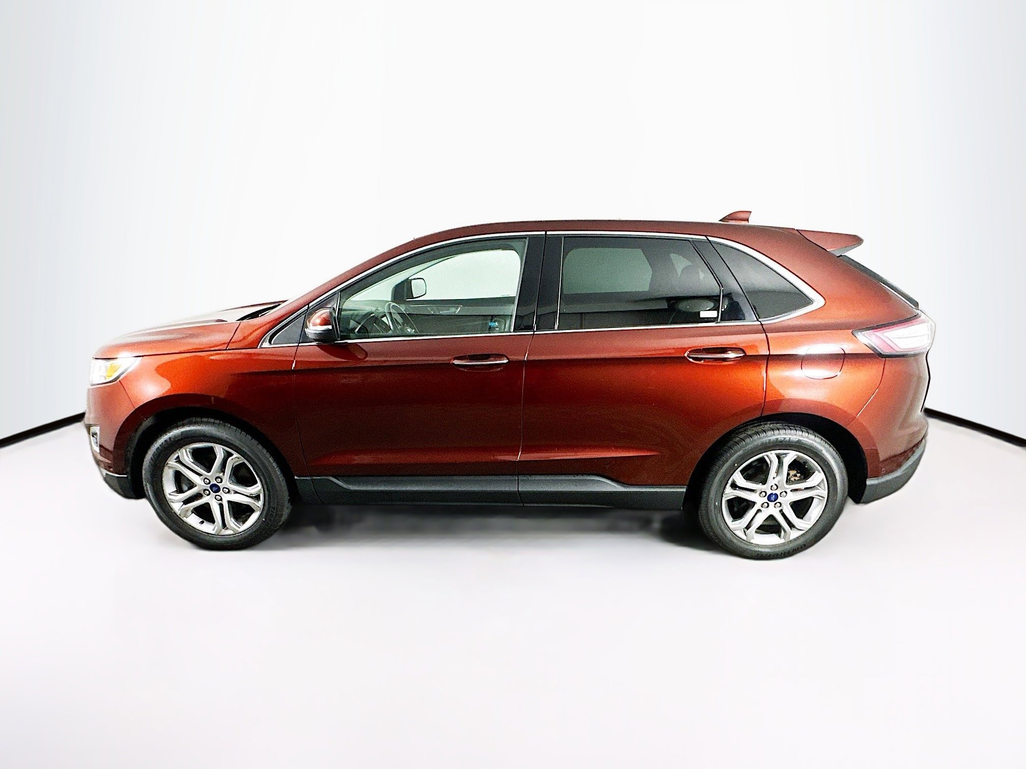 Used 2015 Ford Edge Titanium w/ Equipment Group 302A AWD/4WD image 4