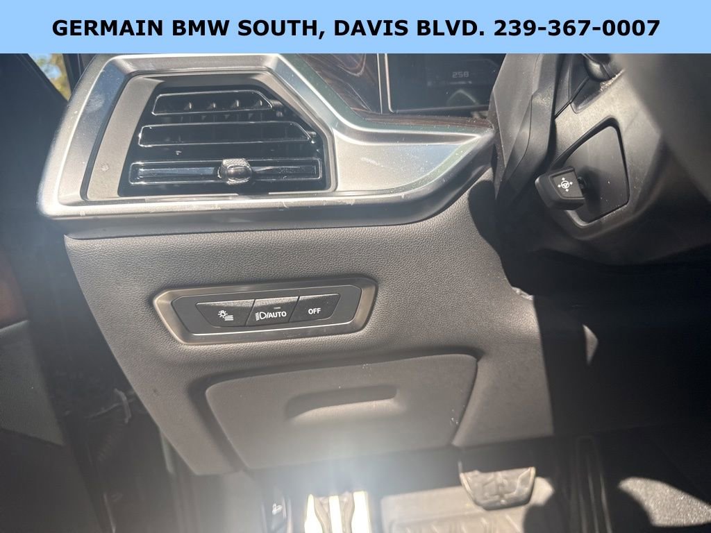 Used 2025 BMW X7 M60i image 39