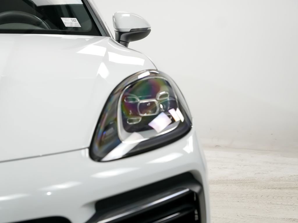 Certified 2023 Porsche Cayenne w/ Premium Package AWD/4WD image 7