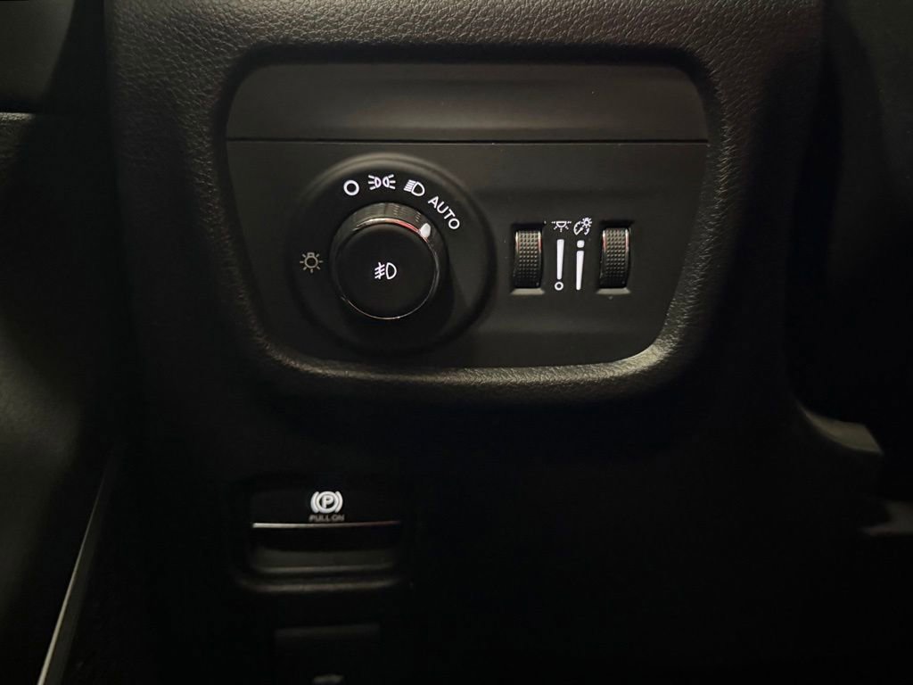 Used 2022 Jeep Grand Cherokee L Limited AWD/4WD image 14