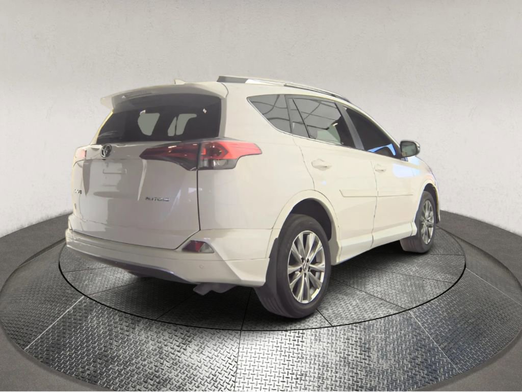 Used 2018 Toyota RAV4 Platinum FWD image 2
