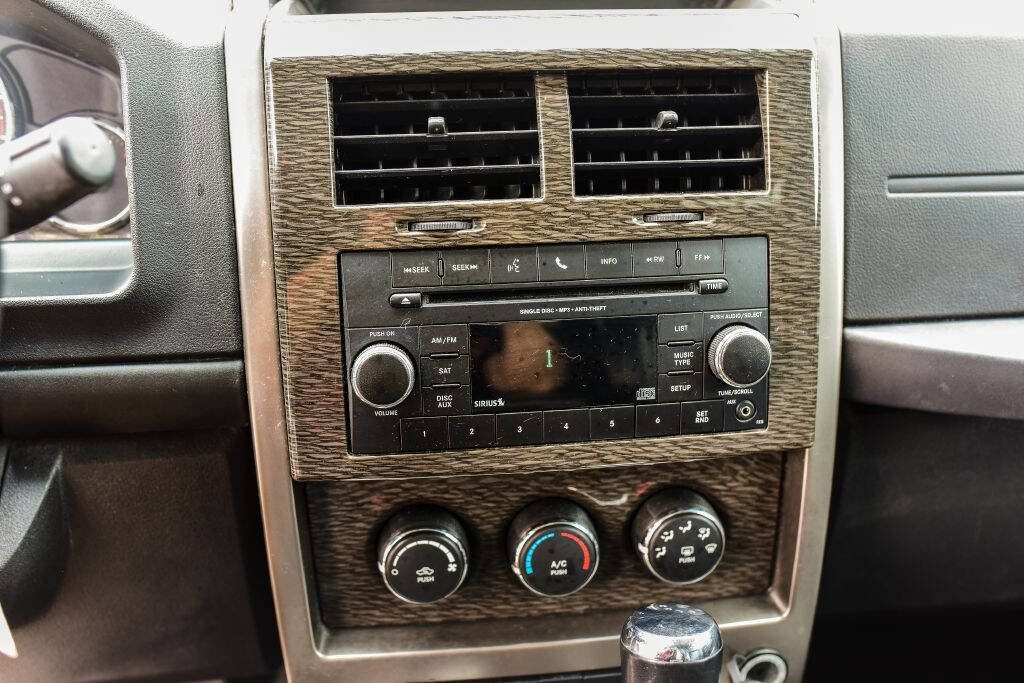 Used 2012 Jeep Liberty Limited Jet image 38