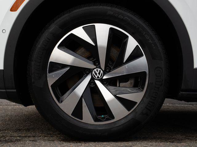 Used 2023 Volkswagen ID.4 Pro AWD/4WD image 12
