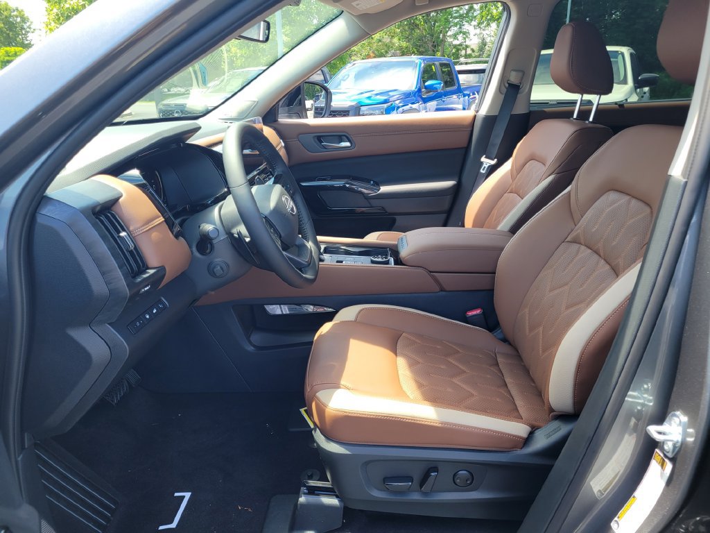 New 2026 Nissan Pathfinder Platinum AWD/4WD image 15