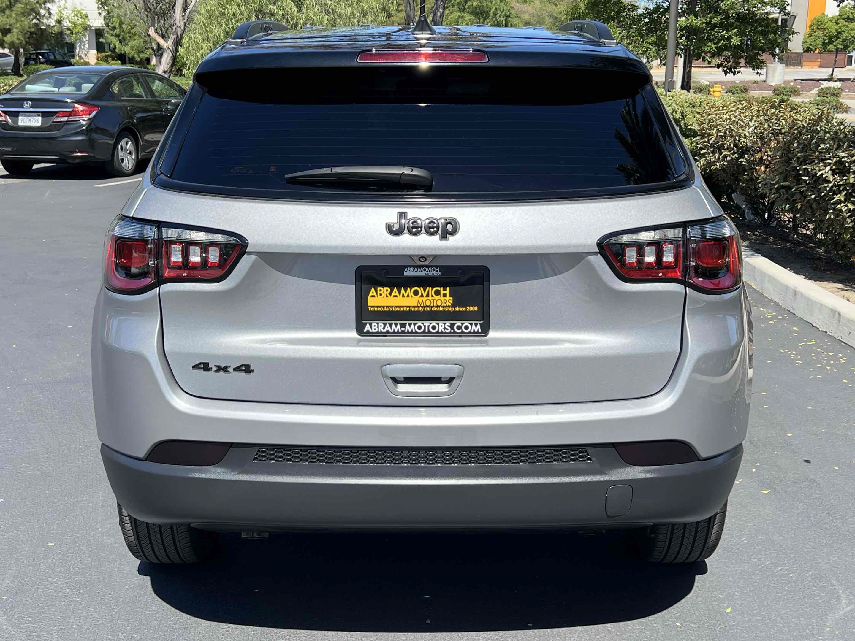 Used 2023 Jeep Compass Latitude AWD/4WD image 14