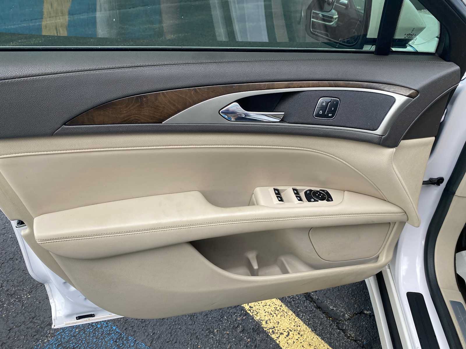 Used 2017 Lincoln MKZ Select FWD image 34