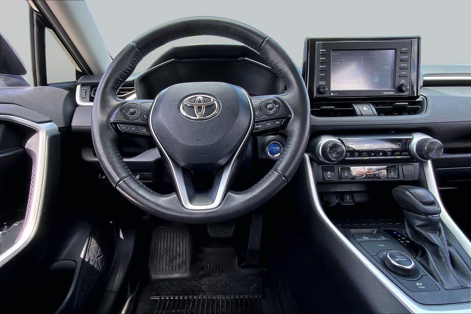 Used 2021 Toyota RAV4 XLE w/ XLE Grade Weather Package AWD/4WD image 6
