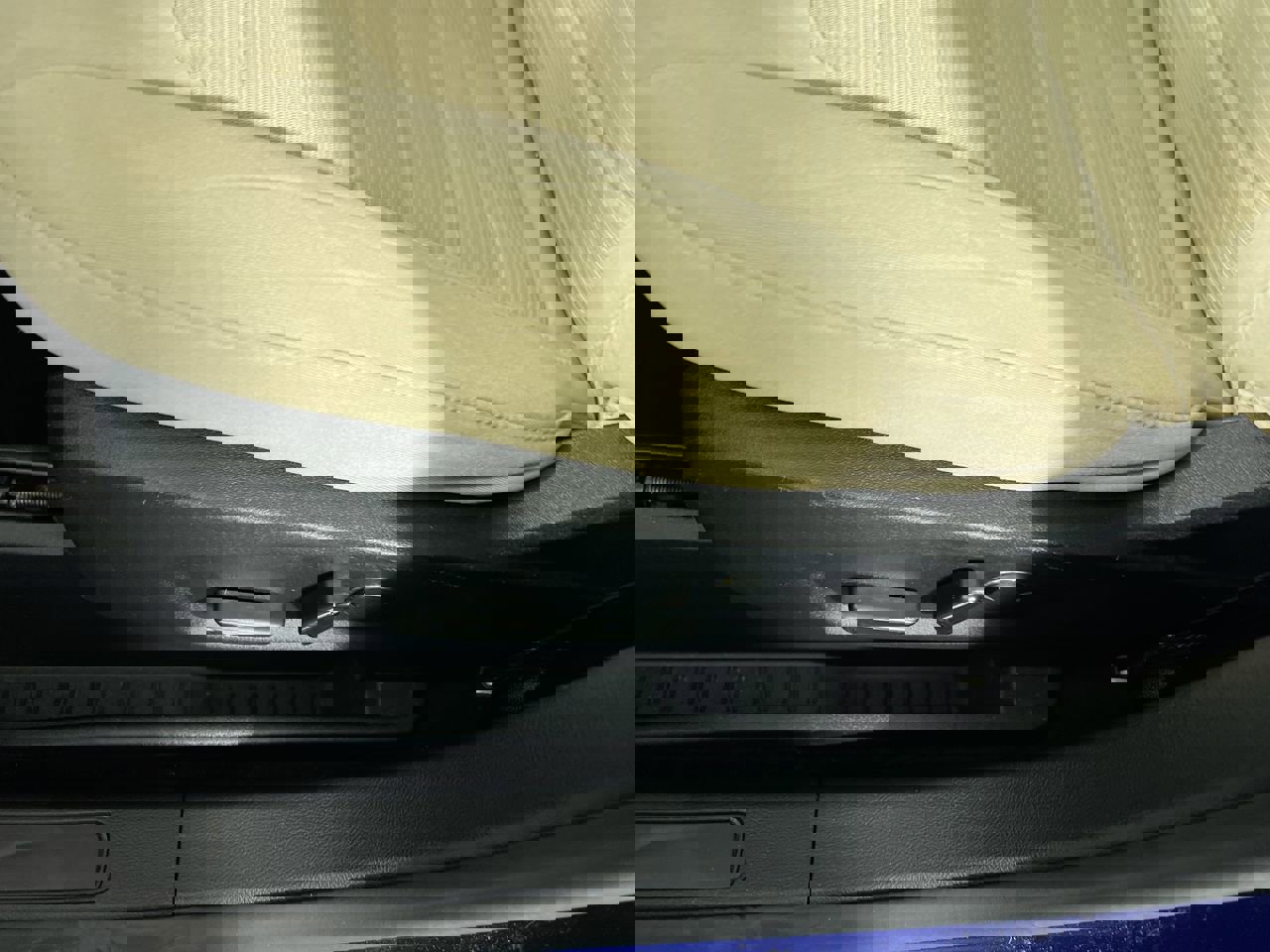 Used 2015 Ford Edge SEL image 15