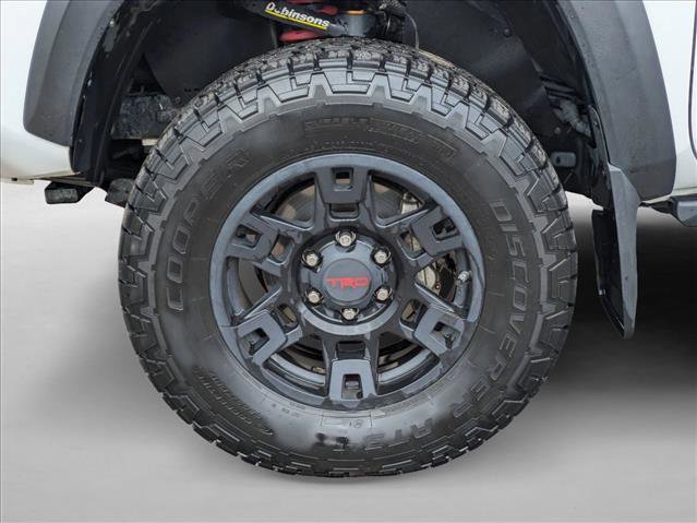 Used 2017 Toyota Tacoma TRD Off-Road AWD/4WD image 10